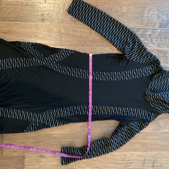 Elegant Black and Gray Long Sleeve Dress - Picture 6 of 6